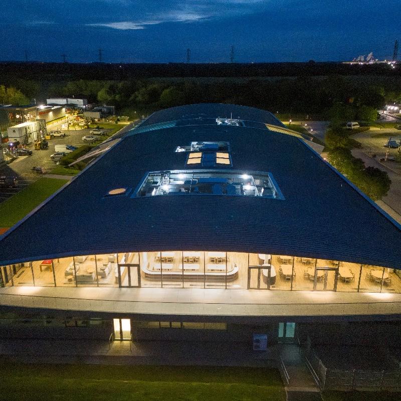 jpg, 基地的男足, 亿美元资金