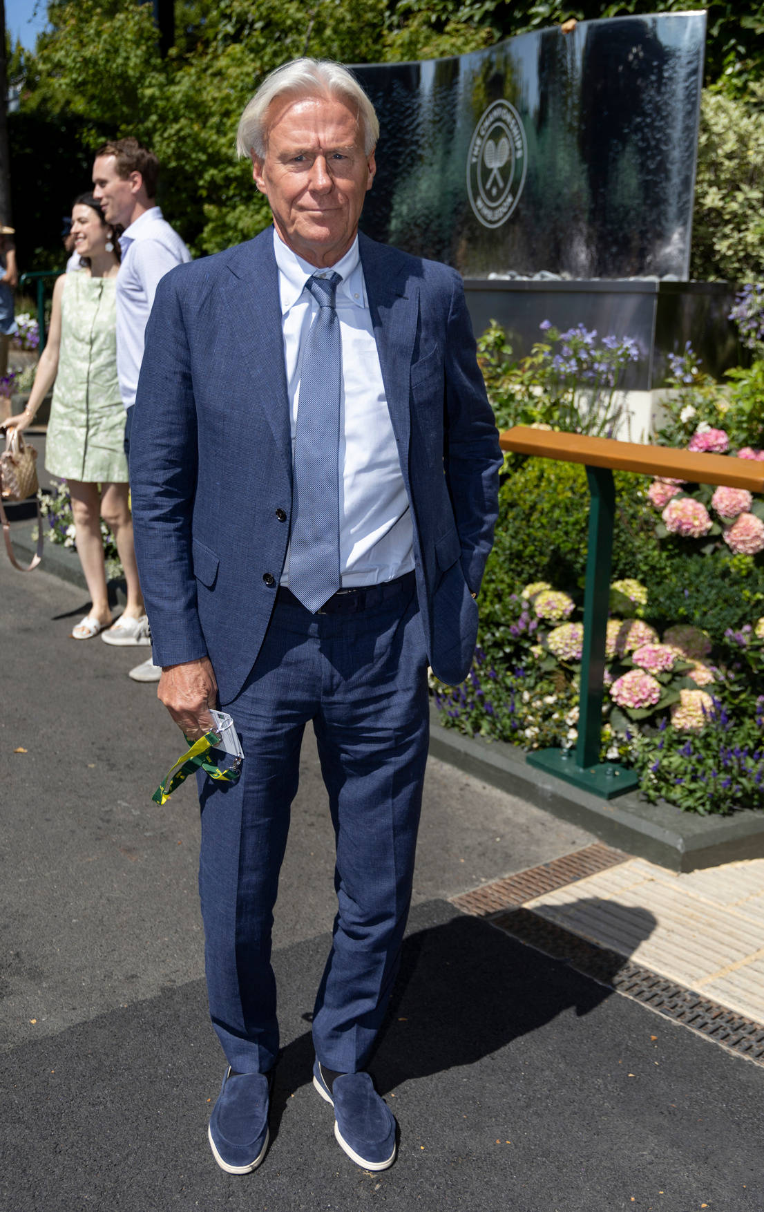 考验和最辉, 世界第一周